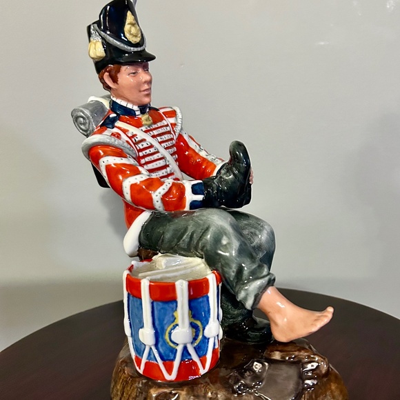 Royal Doulton Drummer Boy and Cavalier figurines! - Picture 10 of 13